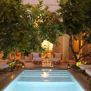 Emberiza Sahari Guest house